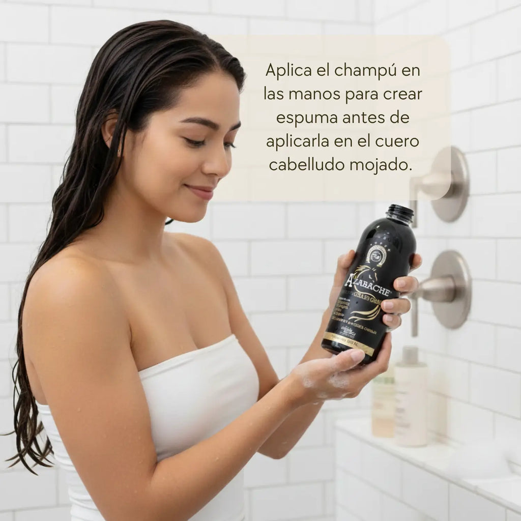 Shampoo Azabache; Cosmo Natural.